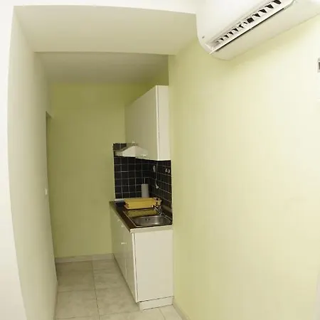 Inviting 7 Sleeps 4 Guests Apartament *